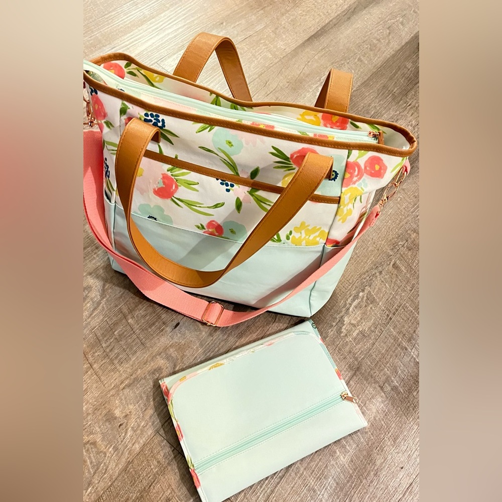 NEW CLOUD ISLAND large diaper bag, with mat